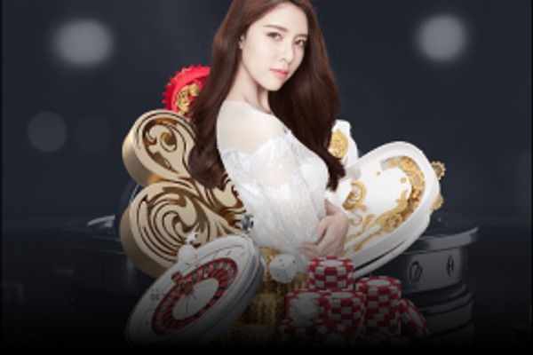 Dealer chuyên nghiệp tại bàn Baccarat trực tiếp của dr88 Casino